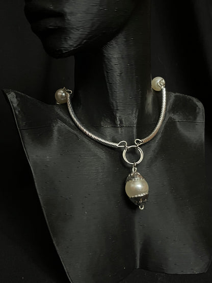 The Circle Pearl Necklace