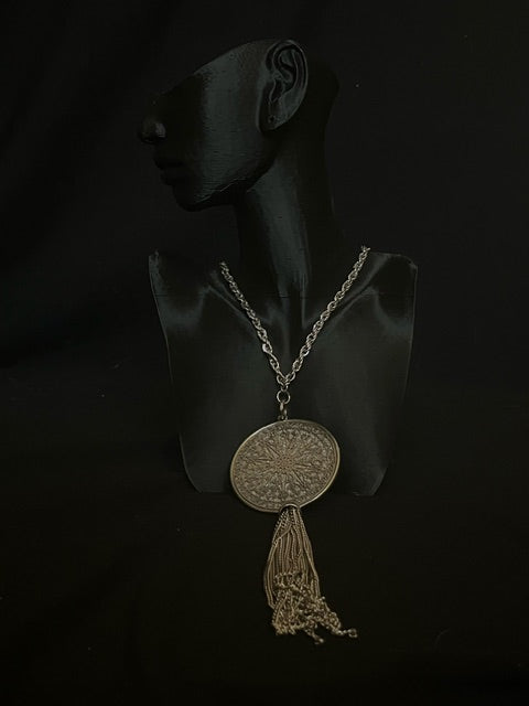 The Big Pendant Necklace