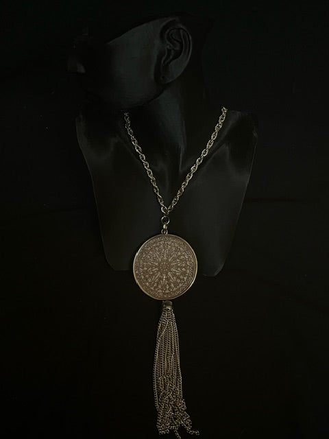 The Big Pendant Necklace