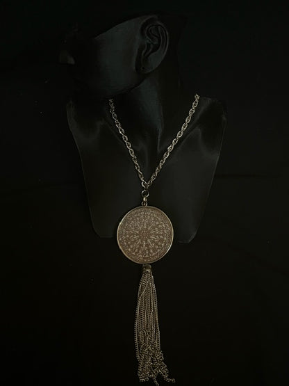 The Big Pendant Necklace