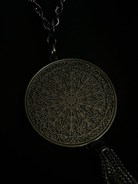 The Big Pendant Necklace